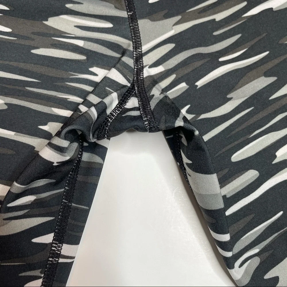 Nike Pro‎ Camo Print Cropped Leggings Small